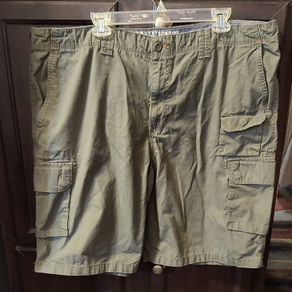 Northwest Territory Men's Green Cargo Shorts